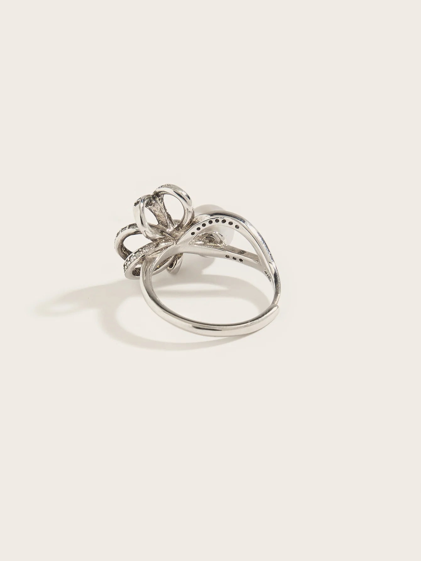 Pearl Ribbon Ring