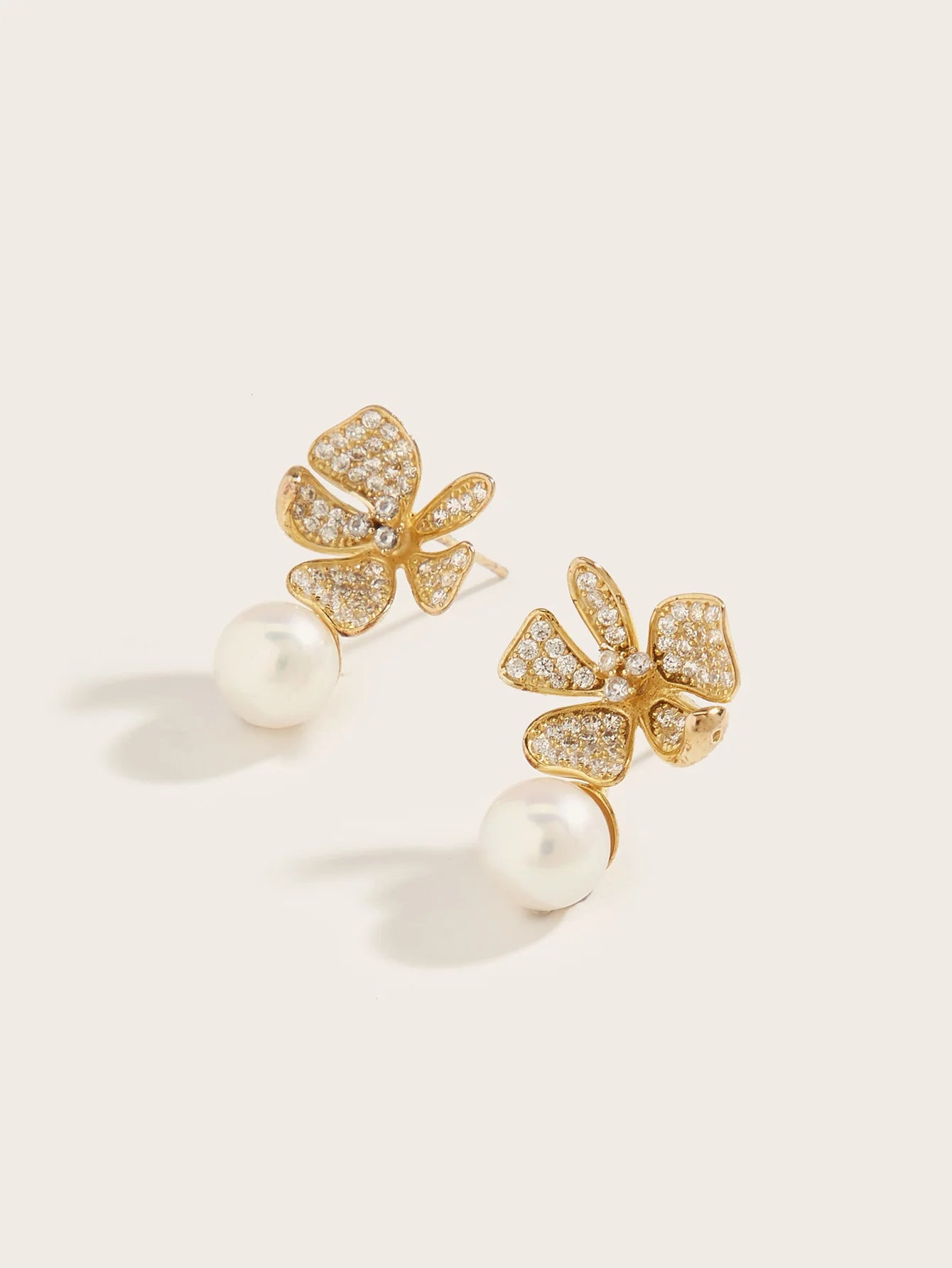 Floral Freshwater White Pearl Earrings