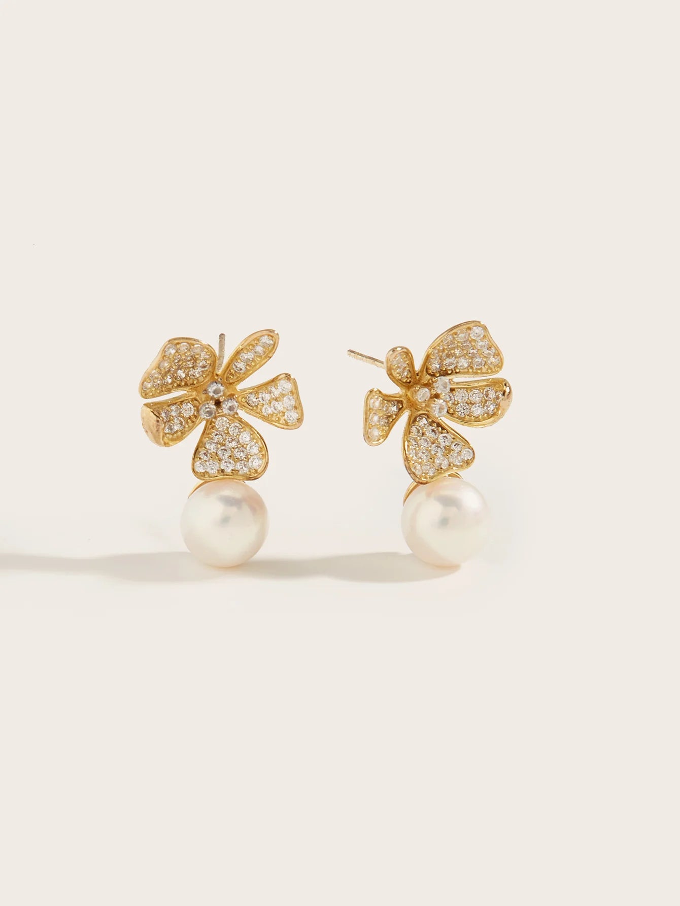 Floral Freshwater White Pearl Earrings